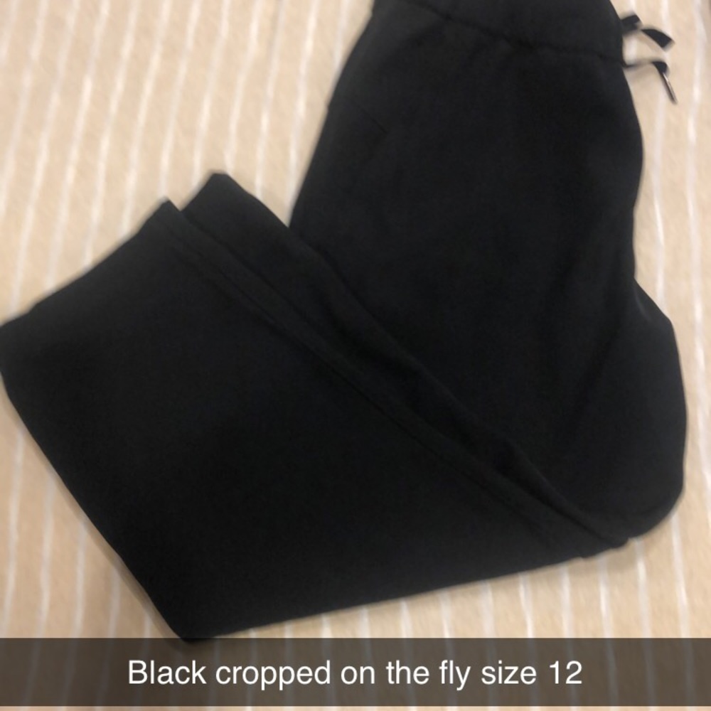 Lululemon cropped on the fly pant size 12